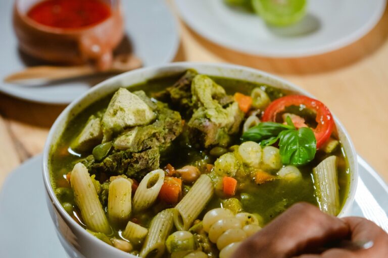 Soupe de Légumes – Une soupe réconfortante qui met en valeur les feuilles de laurier